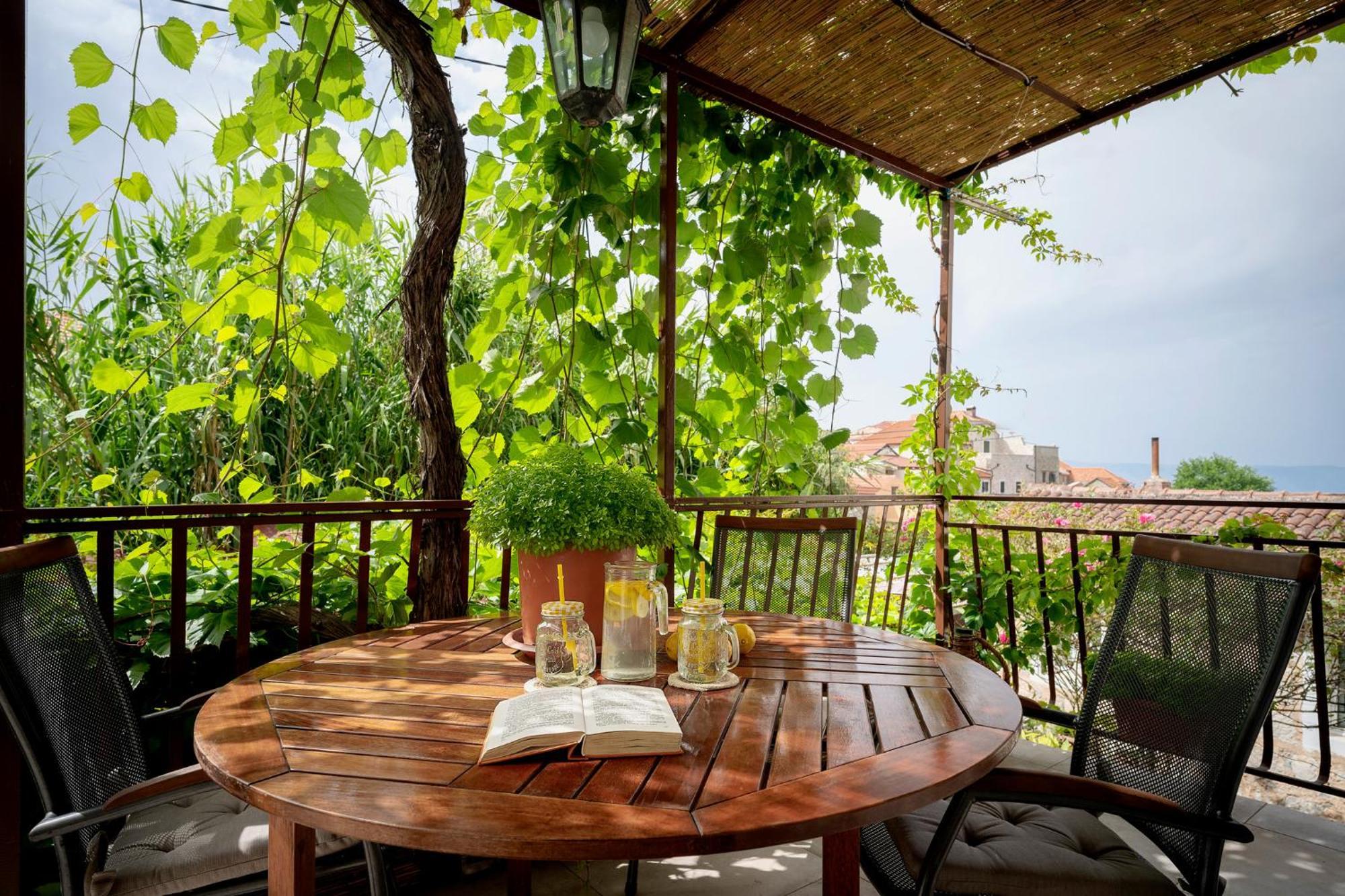 Holiday Home Skala With Hot Tub & Kala With Terrace Pitve Екстериор снимка