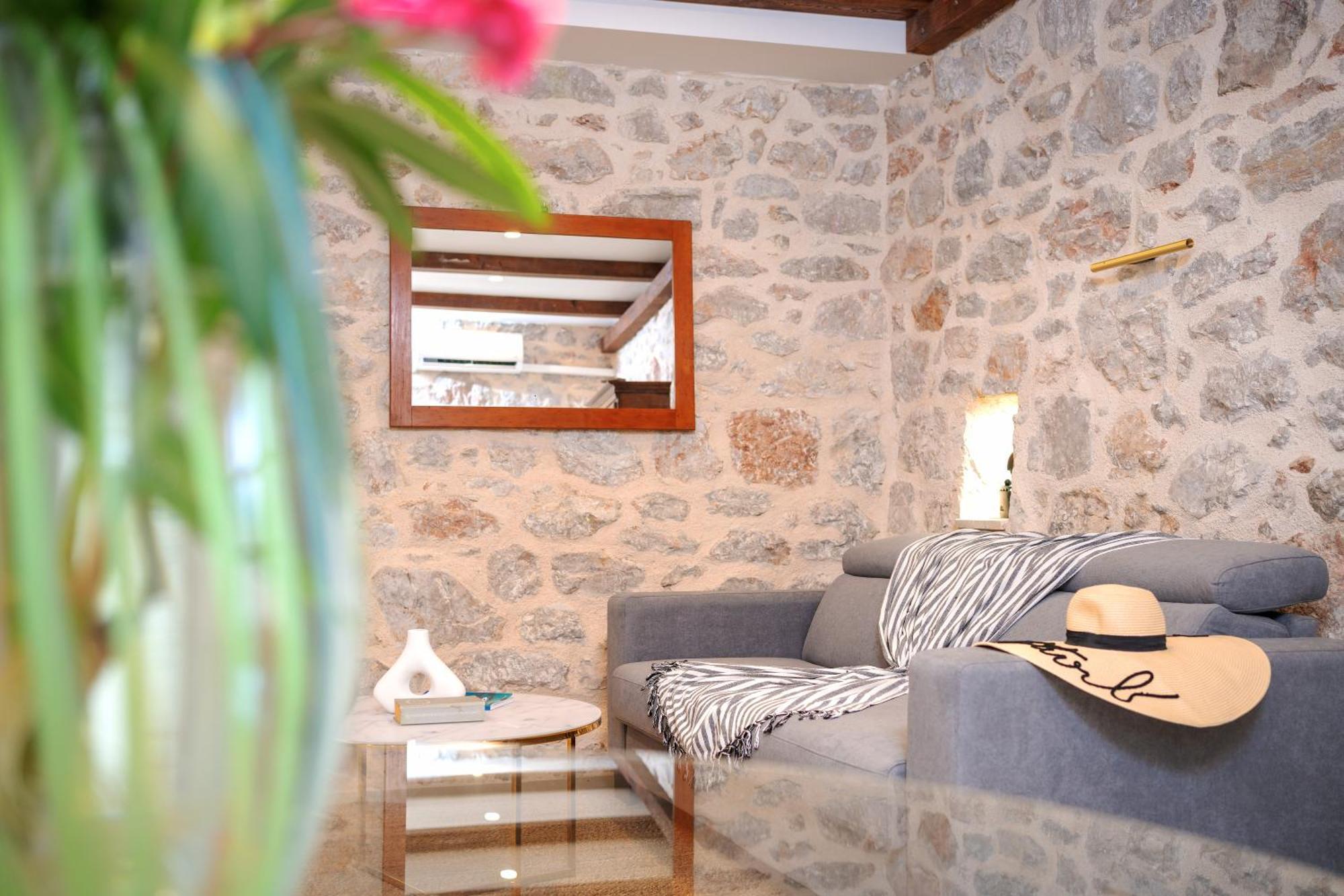 Holiday Home Skala With Hot Tub & Kala With Terrace Pitve Екстериор снимка